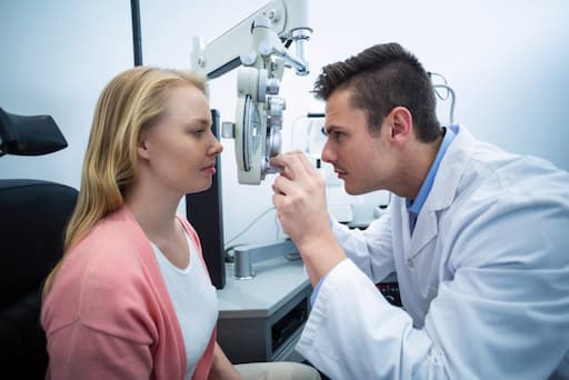 هزینه عمل لیزیک چشم با بیمه تکمیلی دی