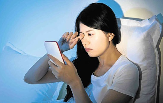 استفاده از گوشی بعد از عمل لیزیک