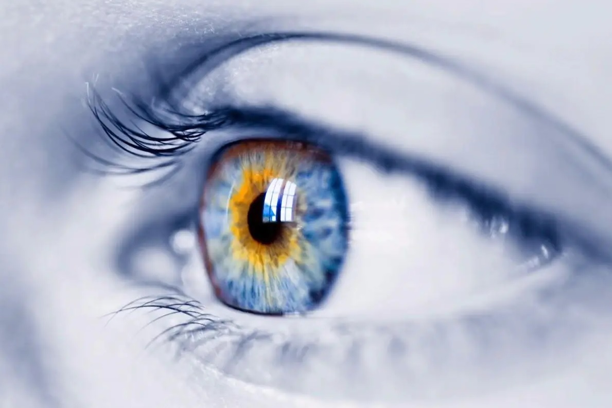 مدت زمان استفاده از عینک آفتابی بعد از عمل لازک